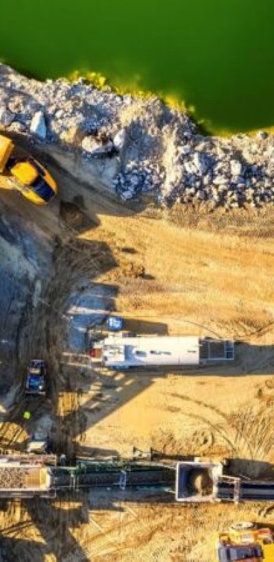 Vue aérienne installation de concassage WYN Minerals